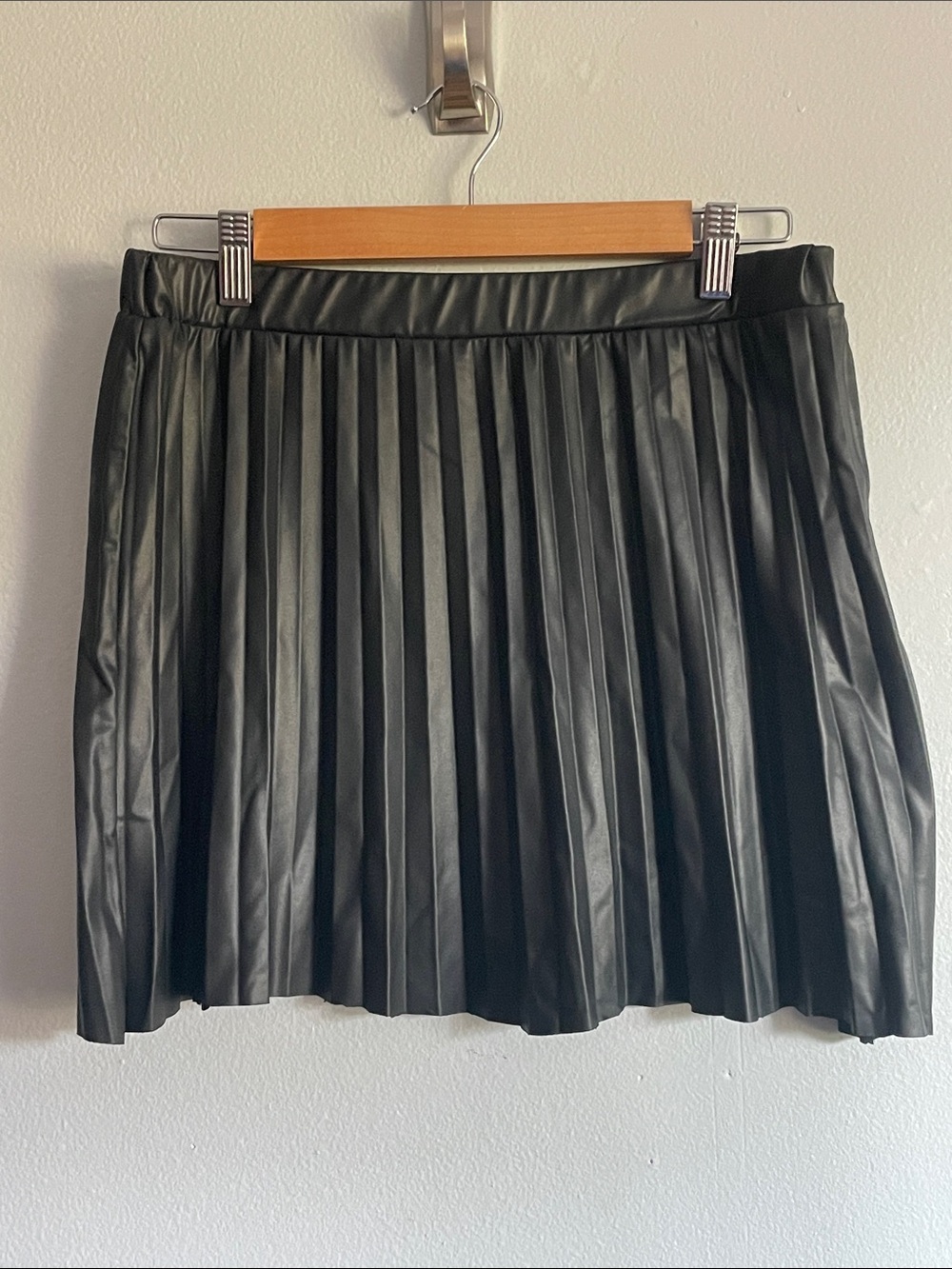 Asos Black Pleated Mini Skirt Size 10